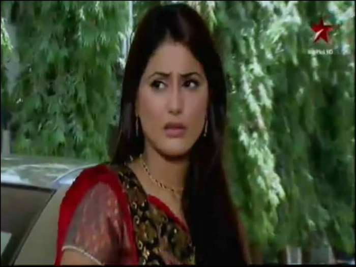 44-vert - HINA KHAN 2012-NEW