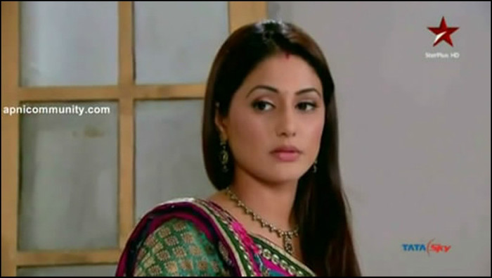 89-vert - HINA KHAN 2012-NEW