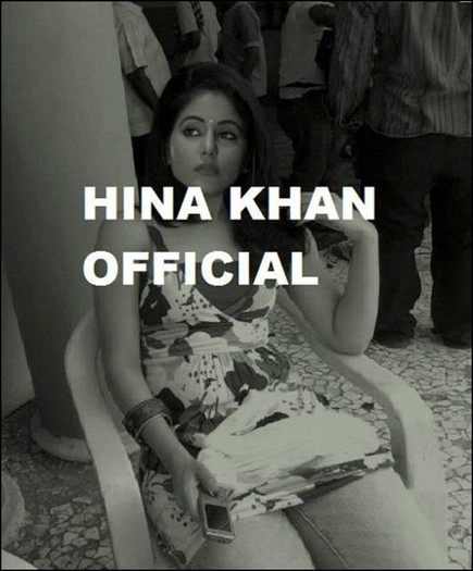 1254-vert - HINA KHAN 2012-NEW