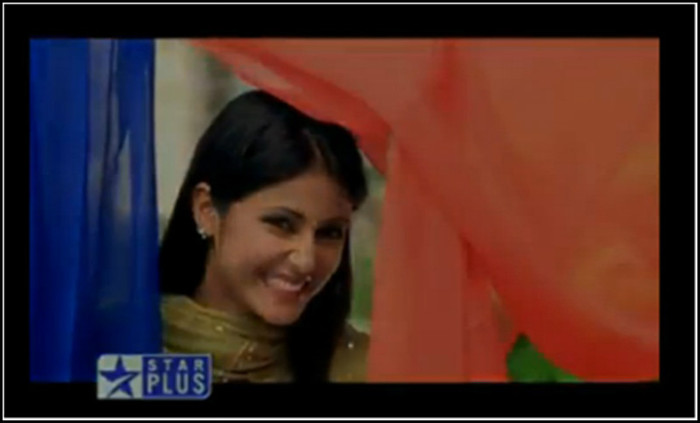 7-vert - HINA KHAN 2012-NEW