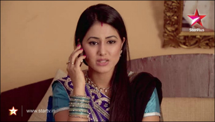 69-vert - HINA KHAN 2012-NEW
