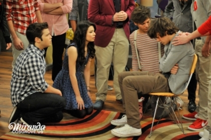 normal_007 - iCarly - Episode Stills -  iGo One Direction