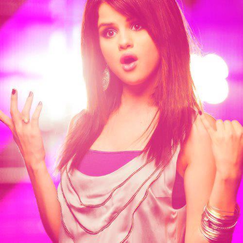 DependentaDeTine - Club Selena Gomez-INCHIS