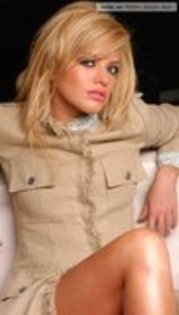 65140718_DZUMJJQ3 - Alexandra Dinu