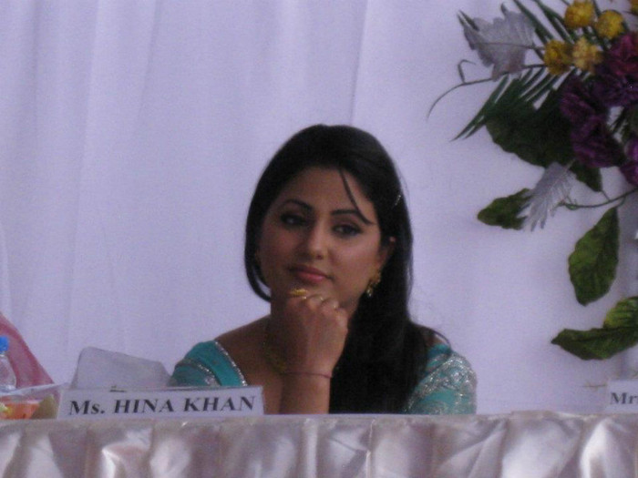 396711_321609227879691_100000918507221_970679_1411777369_n - HINA KHAN 2012-NEW