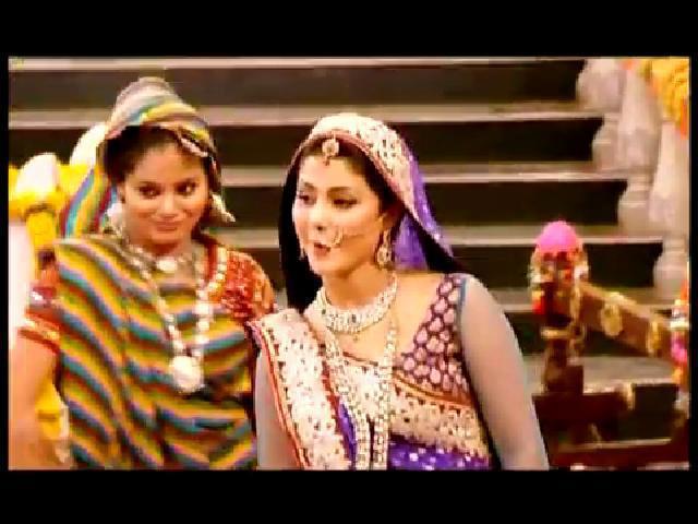 541827_336062569775749_213973015318039_877924_263282420_n - HINA KHAN 2012-NEW