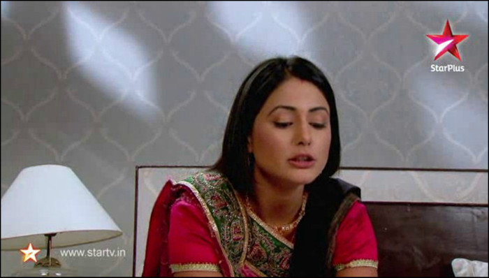 13-vert - HINA KHAN 2012-NEW