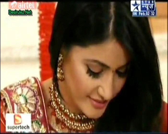 20-vert - HINA KHAN 2012-NEW