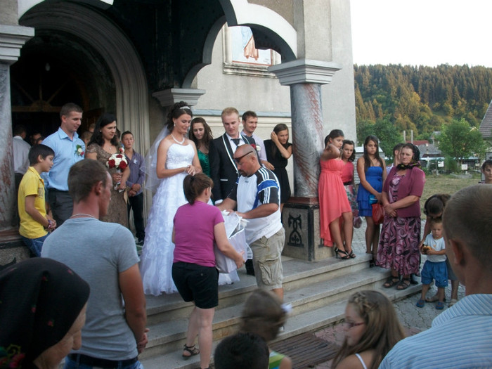 NUNTA RUSCOVA - LANSARI PORUMBEI ALBI NUNTI SIGHETU MARMATIEI 2012
