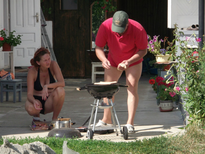 In cuplu iese carnatul  mai bun In cuplu iese carnatul  mai bun