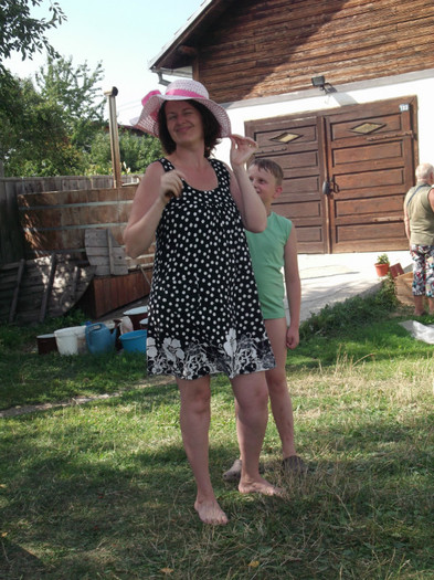 ......."si mandra-n toate cele " ......."si mandra-n toate cele "