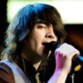 joe-jonas-204192l-thumbnail_gallery - Joe Jonas