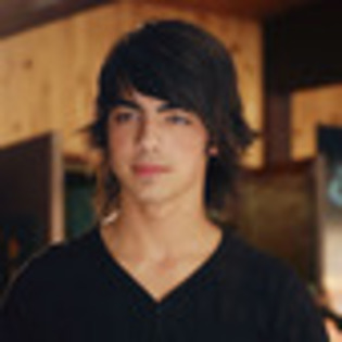 joe-jonas-309230l-thumbnail_gallery - Joe Jonas