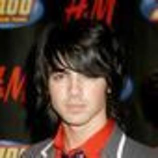 joe-jonas-408349l-thumbnail_gallery - Joe Jonas