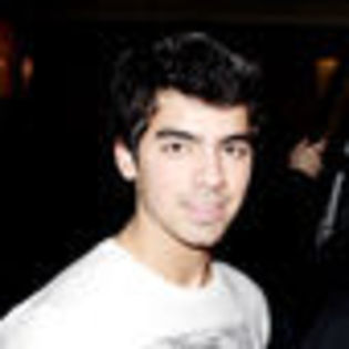 joe-jonas-415055l-thumbnail_gallery - Joe Jonas