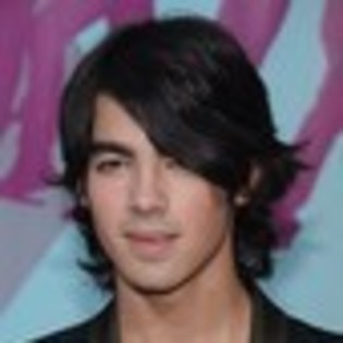 joe-jonas-881435l-thumbnail_gallery