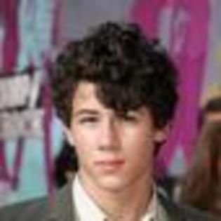 nick-jonas-370796l-thumbnail_gallery