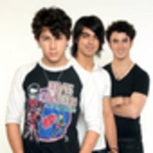 nick-jonas-465072l-thumbnail_gallery