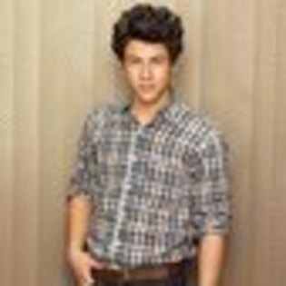 nick-jonas-655625l-thumbnail_gallery
