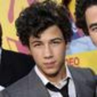 nick-jonas-925821l-thumbnail_gallery