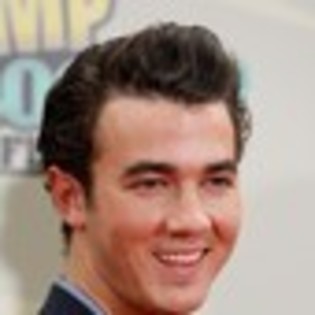 kevin-jonas-169185l-thumbnail_gallery