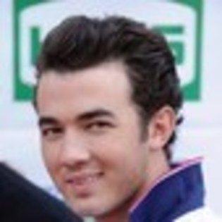 kevin-jonas-227314l-thumbnail_gallery - Kevin Jonas