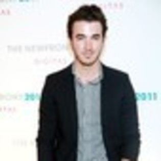 kevin-jonas-556687l-thumbnail_gallery - Kevin Jonas