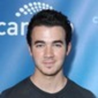kevin-jonas-665067l-thumbnail_gallery
