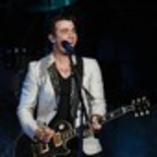 kevin-jonas-913384l-thumbnail_gallery