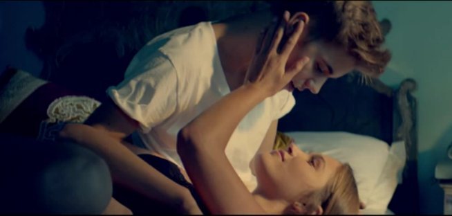 D: Acum k tu te`ai trezit a aparut si soarele pe cerul meu :X:X:X R: Esti asa de dulce :X:X:X:
