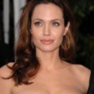 Angelina-Jolie-1208268662