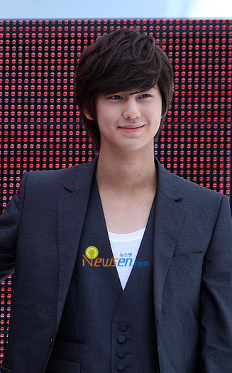 Bine,bine.Facem,pace!