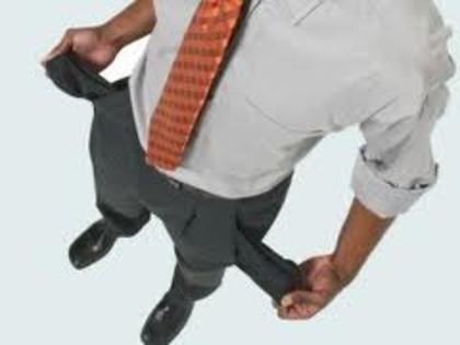 ...scuturati buzunarele ...