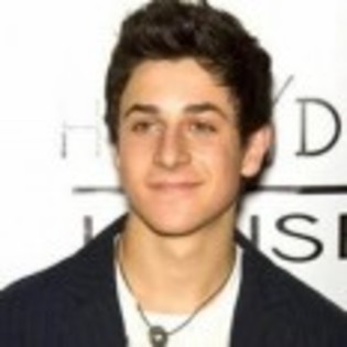 David_Henrie_1265268184_1 - David Henrie