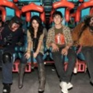 David_Henrie_1265268213_1