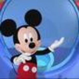 mickey-mouse-club-house-mickey-saves-santa-382194l-thumbnail_gallery