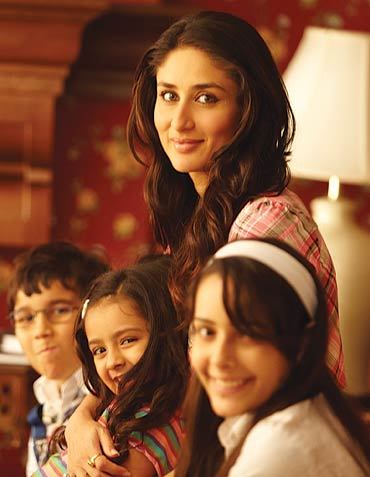 Kareena-Kapoor-in-We-Are-Family - WE ARE FAMILY