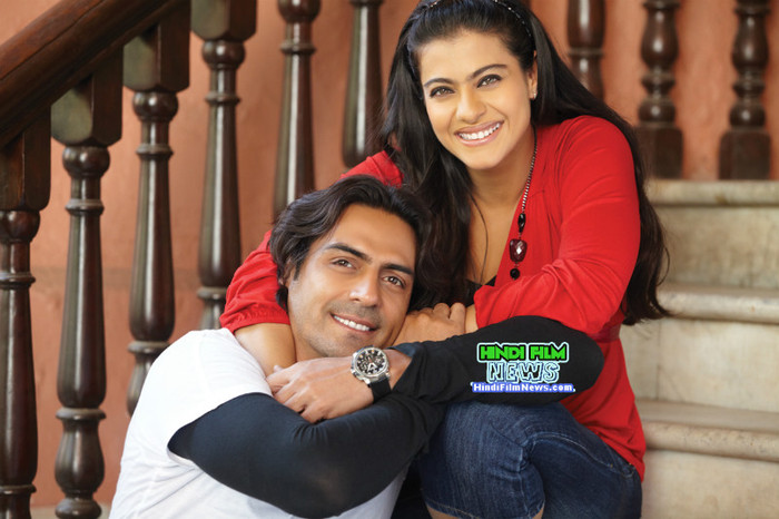 we_are_family_wallpaper_kajol_kareena_arjun_6