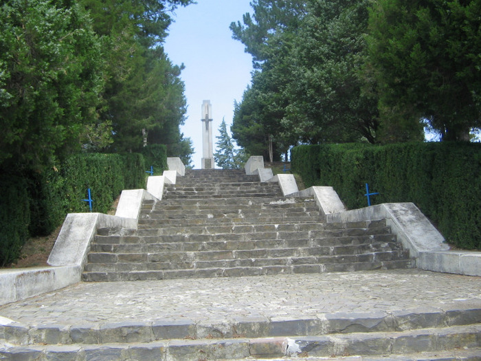 IMG_7130; Monumentul de la Oarba de Mureş, un loc care te umple de tristeţe.
