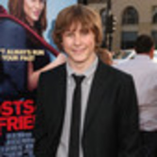 logan-miller-164085l-thumbnail_gallery - Logan Miller