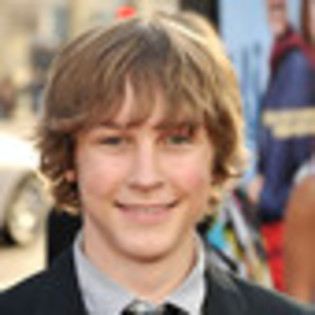logan-miller-654698l-thumbnail_gallery