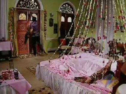 531613_268305036609186_149863064_n - Mona Gandhi
