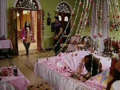 603434_268305193275837_1898872540_n - Mona Gandhi