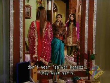 391420_268307369942286_154531559_n - Mona Gandhi
