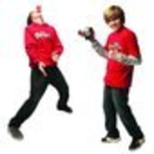 dylan-sprouse-468248l-thumbnail_gallery