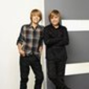 dylan-sprouse-707113l-thumbnail_gallery