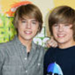 cole-sprouse-503451l-thumbnail_gallery - Cole Sprouse