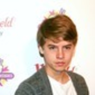 cole-sprouse-751446l-thumbnail_gallery - Cole Sprouse