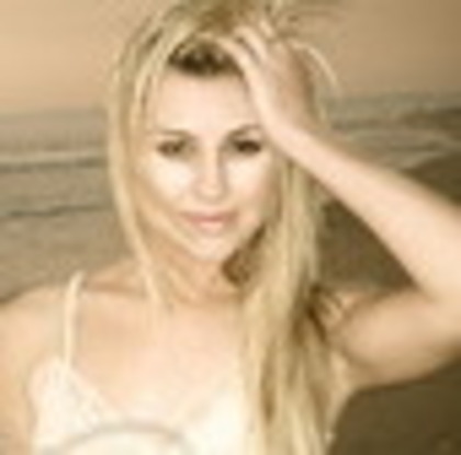 chelsea-staub-183059l-thumbnail_gallery