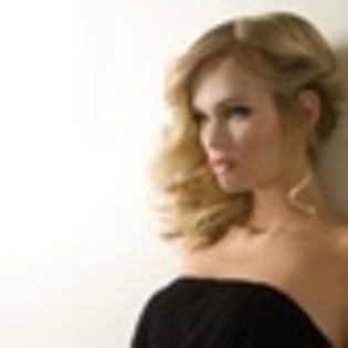 sara-paxton-540066l-thumbnail_gallery sara-paxton-540066l-thumbnail_gallery